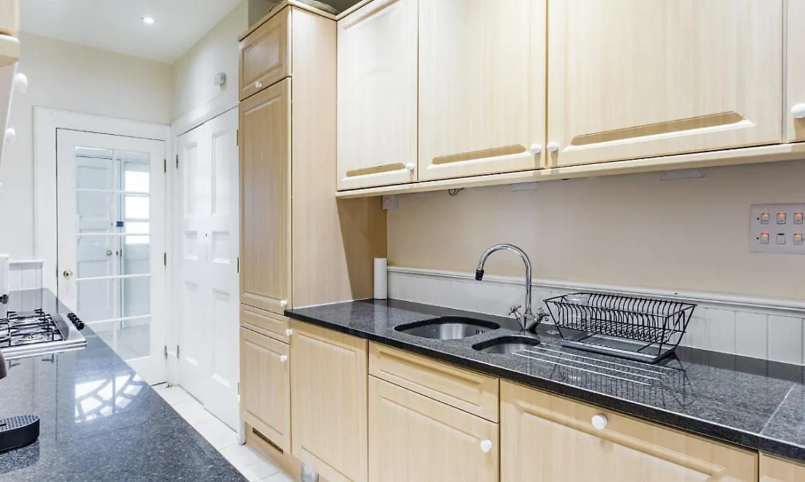 Royal Mile Apartments Edinburgh