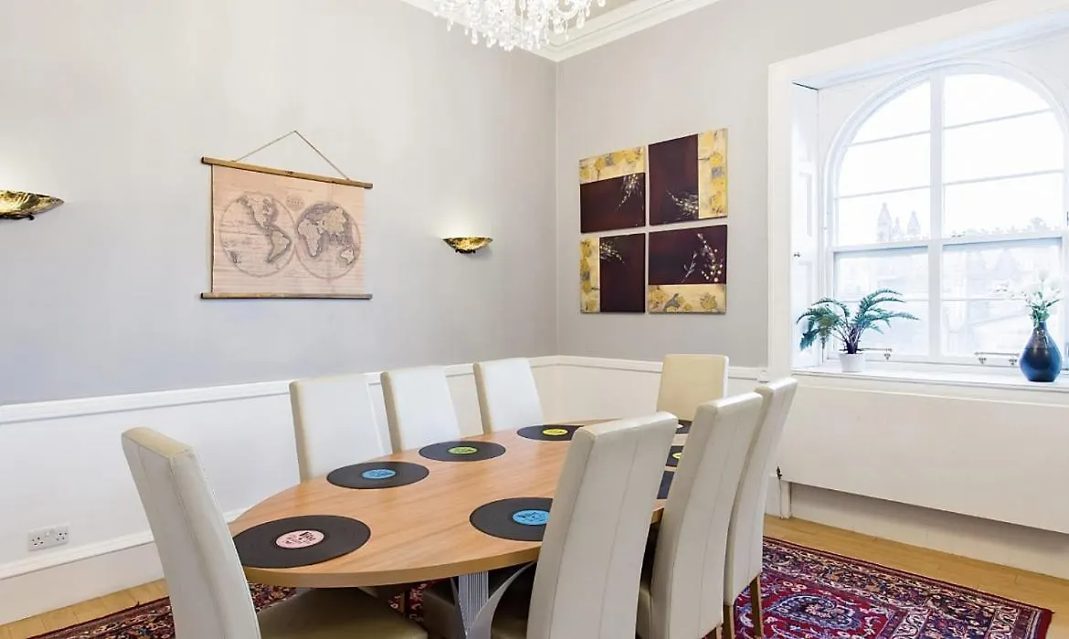 Royal Mile Apartments Edinburgh