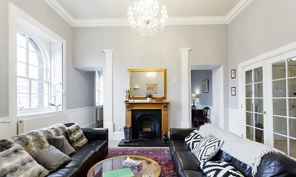 Royal Mile Apartments Edinburgh