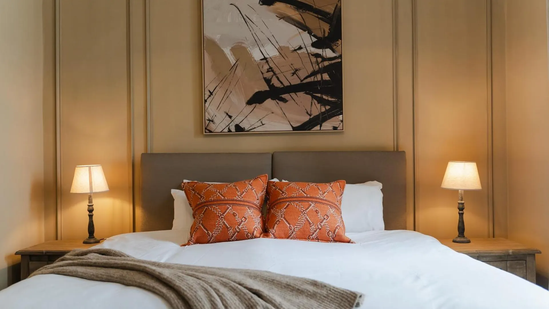 Royal Mile Apartments Edinburgh