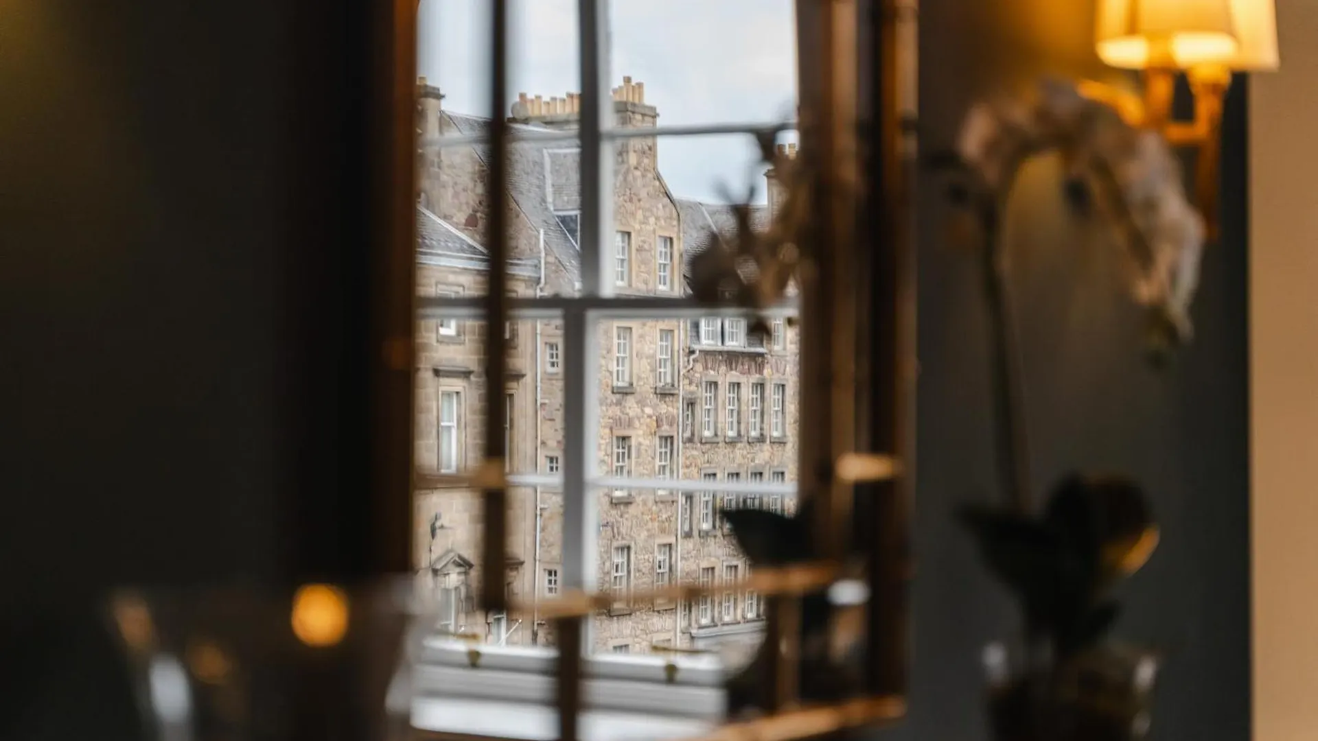 Royal Mile Apartments Edinburgh